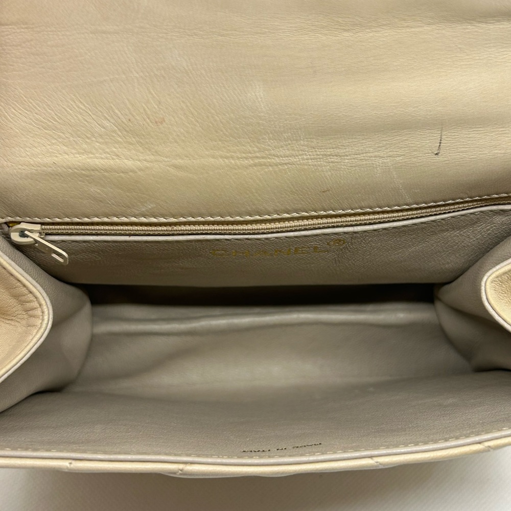 CHANEL Vintage Diamond Quilted Lambskin Pearl Gold Chain Shoulder Bag Small - Picture 10 of 16